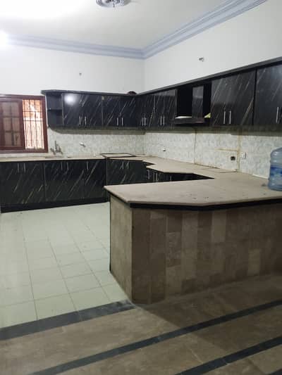three bed dd portion for rent in johar