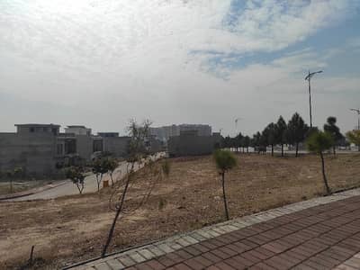 10 Marla Back Boulevard Plot for Sale in J Sector, Bahria Enclave Islamabad Possession & Utilities Paid