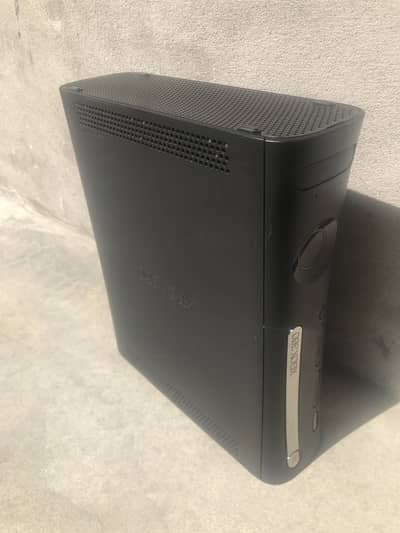 • Premium Xbox Console Bundle. 2x xbox Controllers