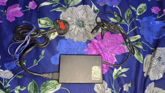 Laptop Charger. Fat Pin Charger At Very Low Price. Model Like Hp dm4 .