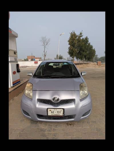 Toyota vitz 2010 model and 2013 import 1 owner from start army driven