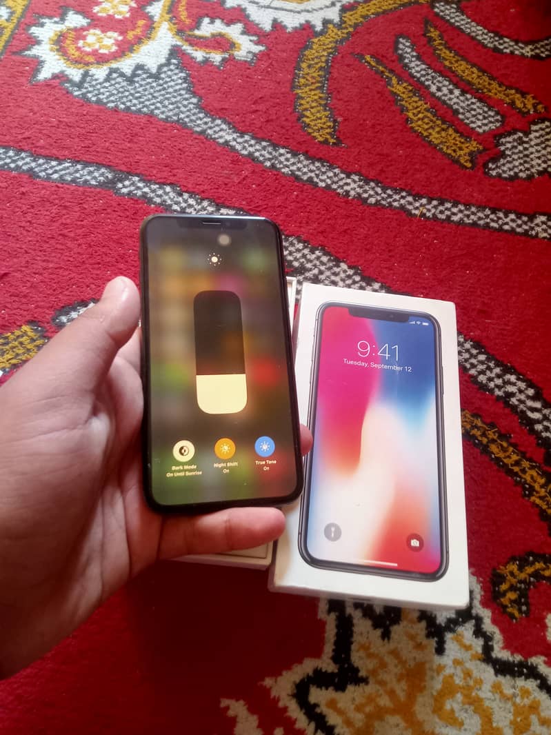 Apple iPhone X 4
