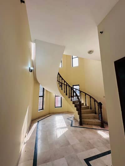 Near Park / Near Market House for Rent DHA Phase 1