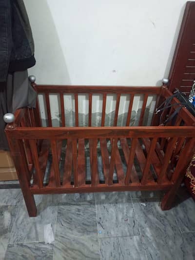 baby cot