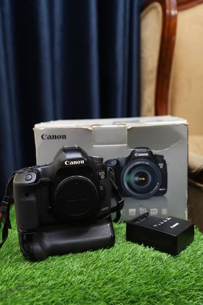 Canon 5D mark III Body + Lens | Battery Grip | Flash | Complete Kit