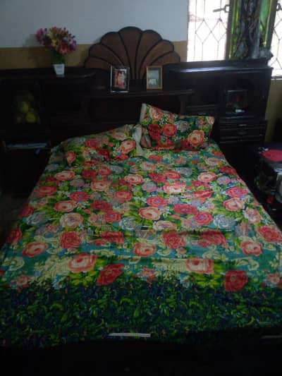 bed for sale and show case