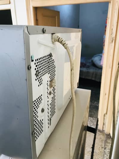 Dawlance Solo Microwave Oven - Rapid Heating & Defrost