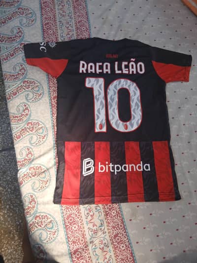 get a ac milan new jurse with a perfect football