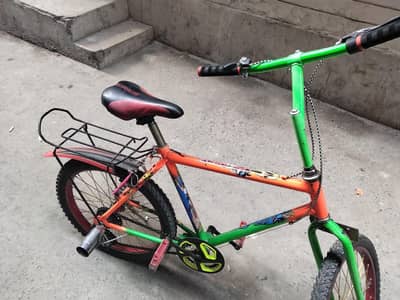 AK mahena ho le ko use nahi Hoti bacha madresse jata he