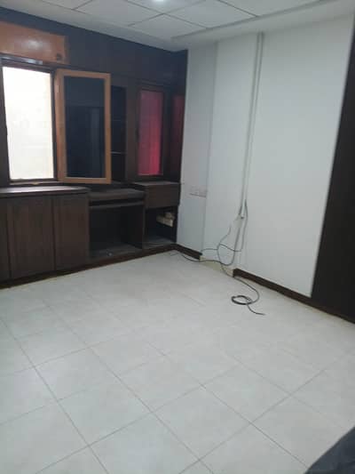 Sami furnished office for rent 1000sqft in shahar e Faisal.