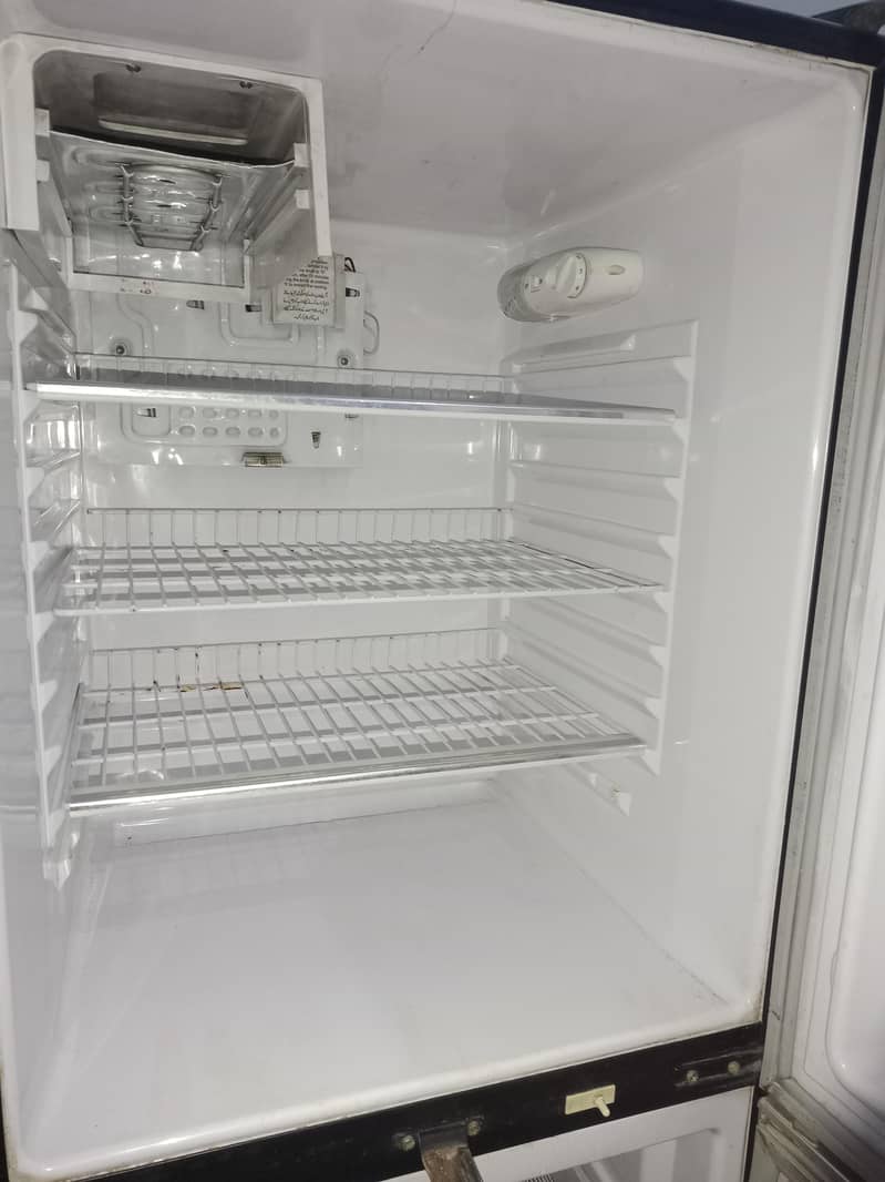 Waves Refrigerator 1