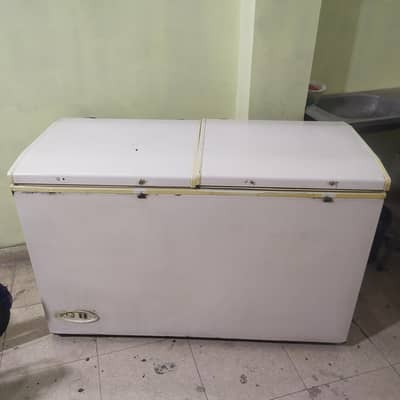 waves double door freezer for saley