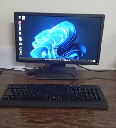 DELL Vostro 260s Desktop PC  With 19inch LCD