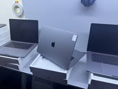 MacBook Pro 14" M2 Max Ram 64 SSD 512 GB and 1 TB