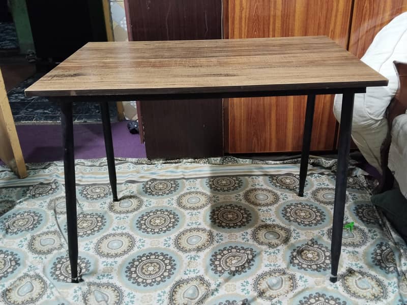 restaurant dining table 1