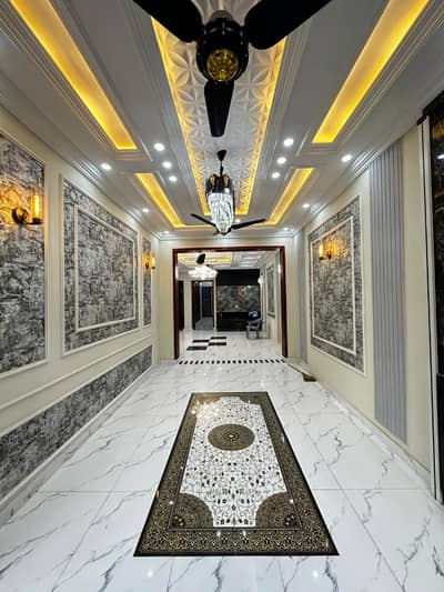 8 MARLA BRAND NEW HOUSE FOR SALE IN EDEN BOLUEVARD HOUSING SOCIETY COLLEGE ROAD LAHORE .