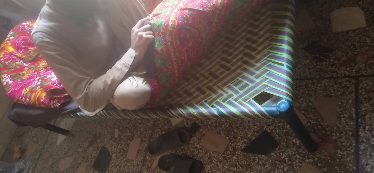 Cot. 3چارپائی 1
