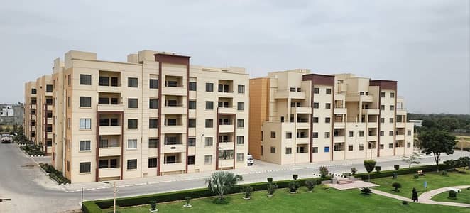 Commander Enclave 900 sft Apartment for sale