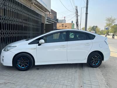 Toyota Prius 2010 - 2014 Hybrid Car