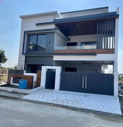 Elegant 10 Marla Luxury House for Rent Prime Location In DHA