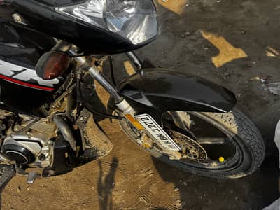 Brand new Bike 10/10 blue color ma hai rapp kiyaa hwaa black ma