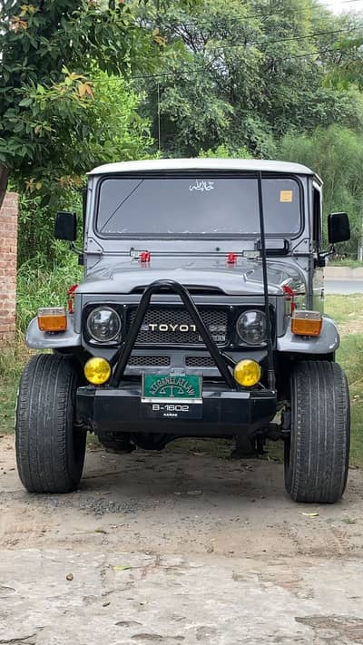 Toyota Land Cruiser 1984 FJ40 Jeep