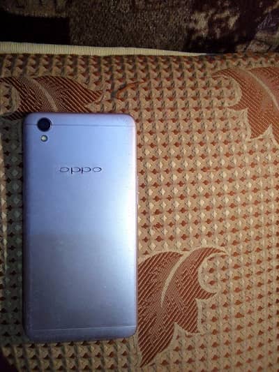 used Oppo available  only on 10,000