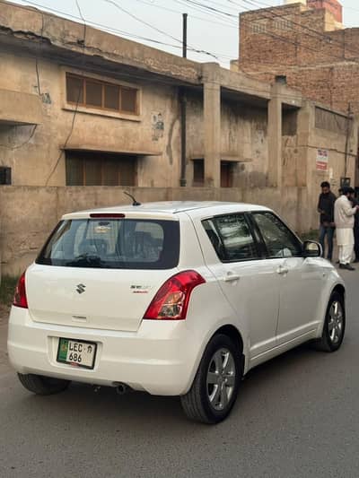 Suzuki swift dlx automatic