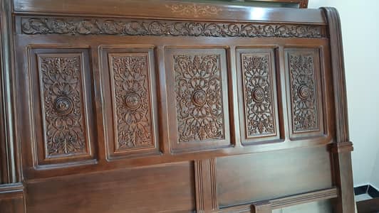 Chinioti Style Wooden Double Bed Set – 2 Side Tables + Dressing