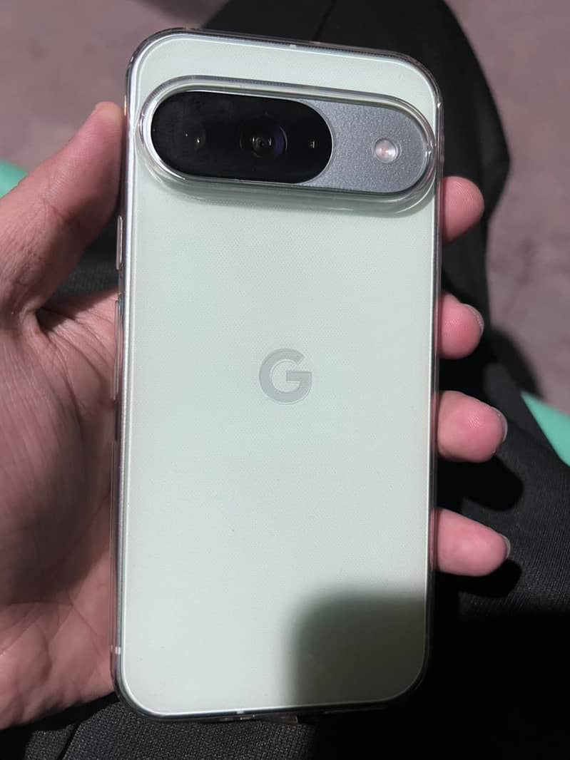 Google Pixel 9 5