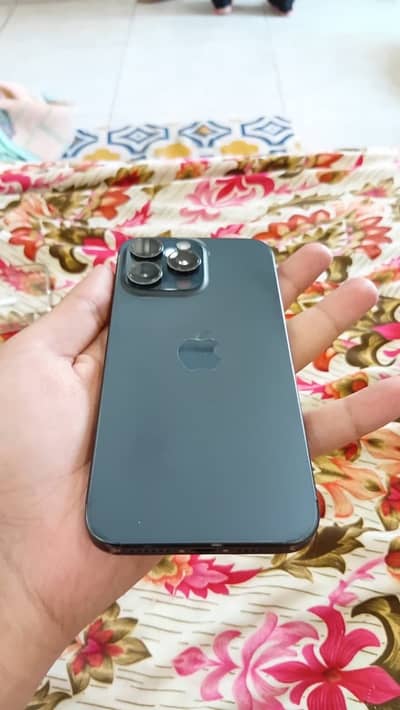 Iphone 15 pro max jv with box