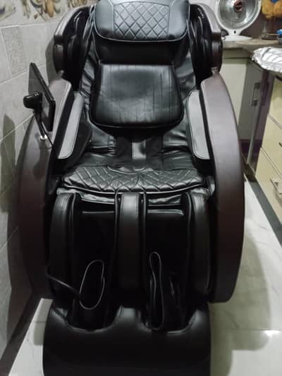 JC BUCKMAN Indulge us massaging chair