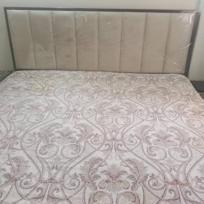 bed with almost new mattress n 2side tables