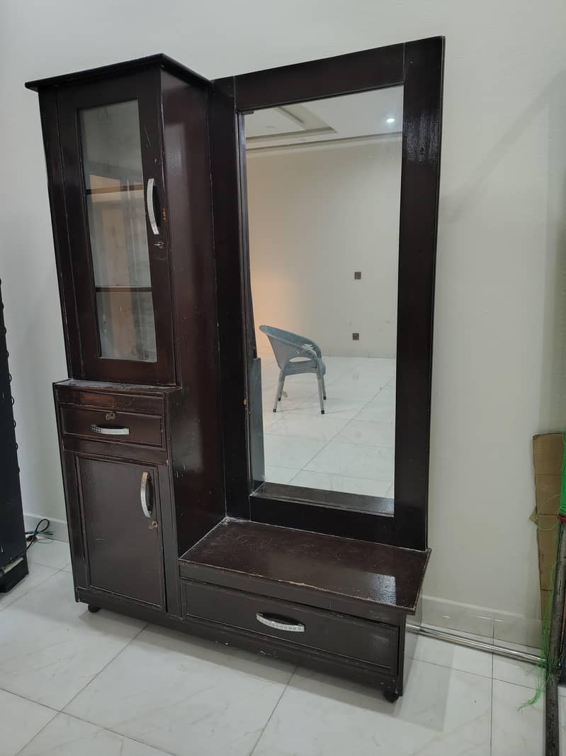Dressing table 7