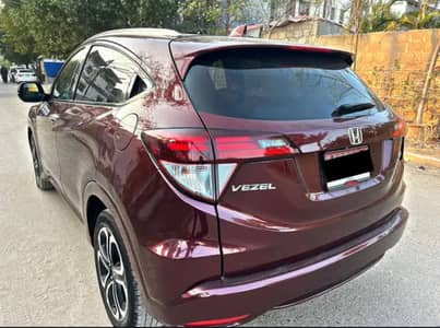 Honda Vezel Hybrid 2015 | Red Wine | burgundy interior