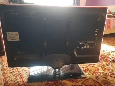 samsung led 40 inches in excellent condition