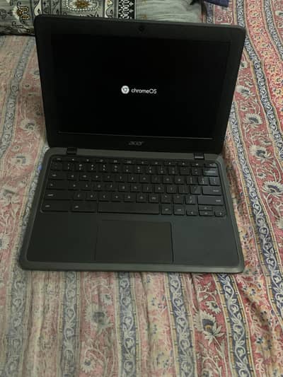 Acer Touch display chrombook available 4 /32