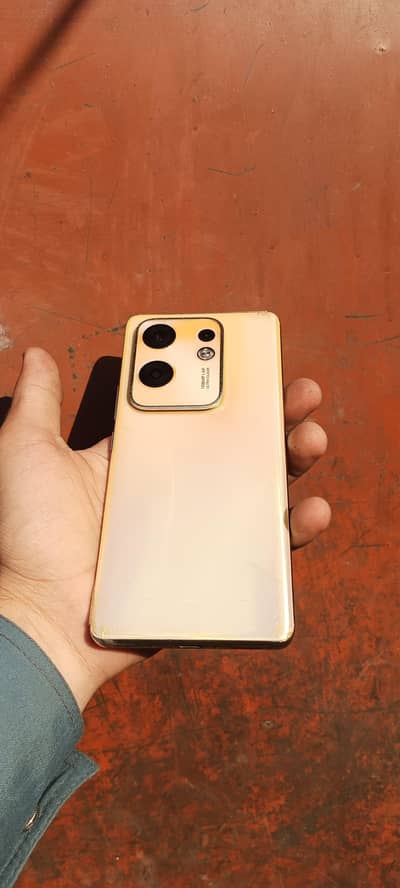 انفینک زیرو 30 موبائل بالکل صاف ہے