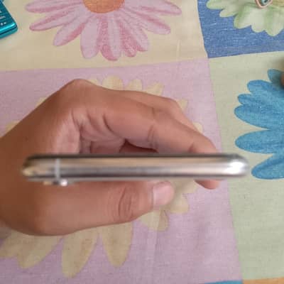 Iam selling my iphone mobile