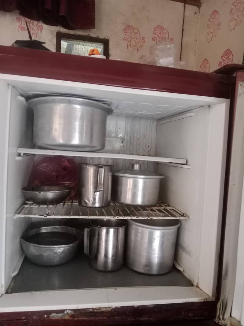 بیل کمپنی کی فرج ہے گلاس ڈور کالا پہاڑ میں 1