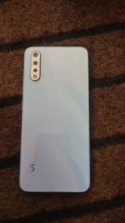 vivo s1 orignal phone orignal panal no any fault with orignal charger