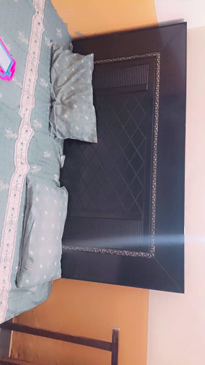 Bed WITH SIDE TABLES 8