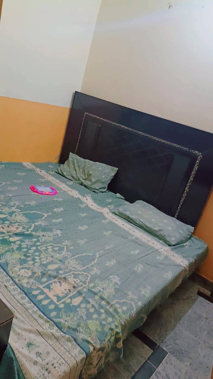 Bed WITH SIDE TABLES 9