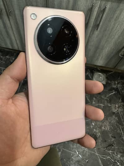 Infinix zero 40 10/9 condition 6 month use