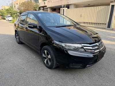 HONDA CITY 2016 IN IMMACULATE CONDITION LIKE NEW. . 70% GENUINE PAINT. HO