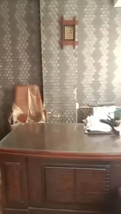 Sami furnished office for rent 550sqft in shahar e Faisal.