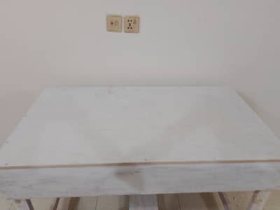 Wodden tables with lasani sheet on top  4x2