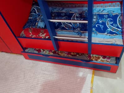 Good condition triple bed