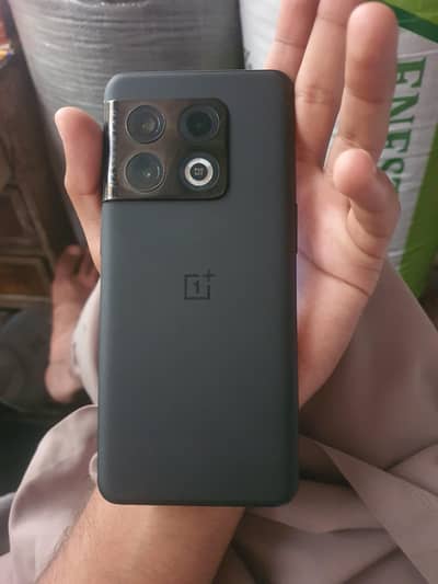 one plus 10 pro  condition 10/10