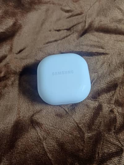 i am selling my samsung air buds 2